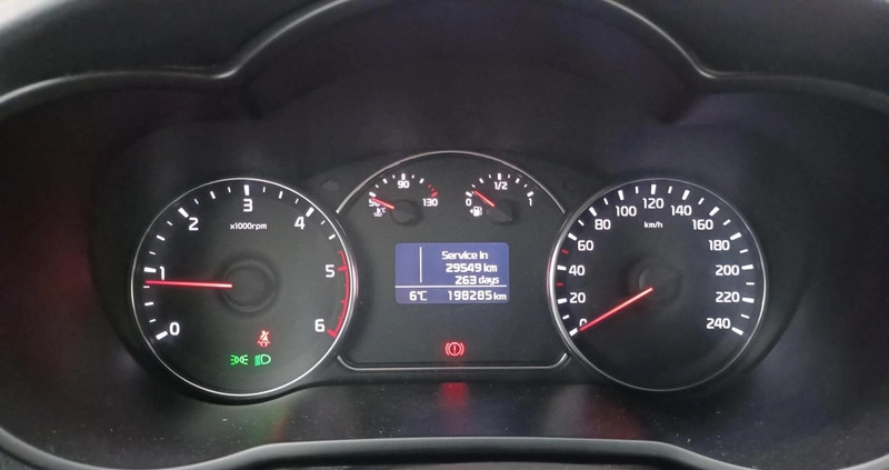 Kia Carens cena 34900 przebieg: 198277, rok produkcji 2014 z Sianów małe 352